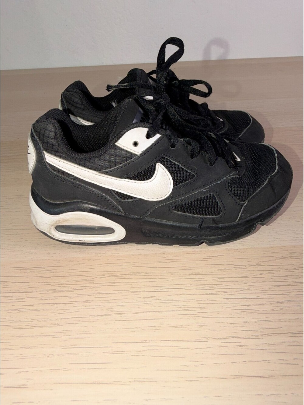 Nike Air Max IVO PS Black White Running Shoes Sneakers  Size 12C